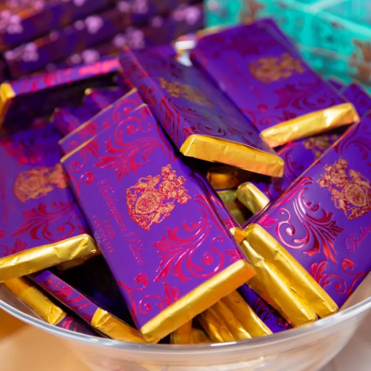 buckingham_palace_chocolate_bar_5.webp Flash Sale Buckingham Palace Chocolate Bar Confectionery & Chocolates