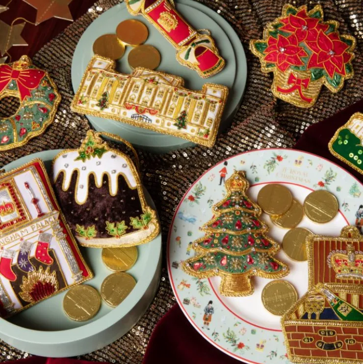 buckingham_palace_festive_facade_decoration_2.webp Cheap Buckingham Palace Festive Facade Decoration Decorations