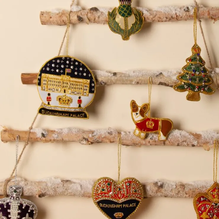 buckingham_palace_snow_globe_decoration_1.webp Flash Sale Buckingham Palace Snow Globe Decoration Decorations