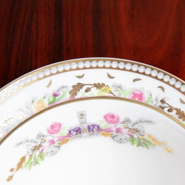 queen_elizabeth_ii_commemorative_teacup_and_saucer_6.webp Clearance Queen Elizabeth Ii Commemorative Teacup And Saucer Cups & Saucers