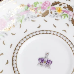Clearance Queen Elizabeth Ii Commemorative Teacup And Saucer Cups & Saucers