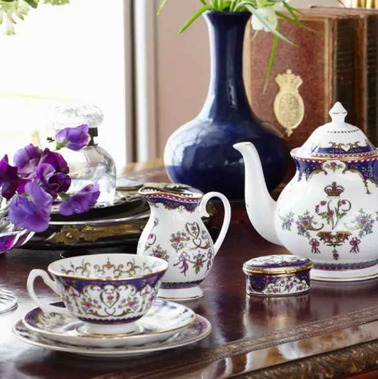 queen_victoria_teacup_and_saucer_4.webp Cheap Queen Victoria Teacup And Saucer Afternoon Tea